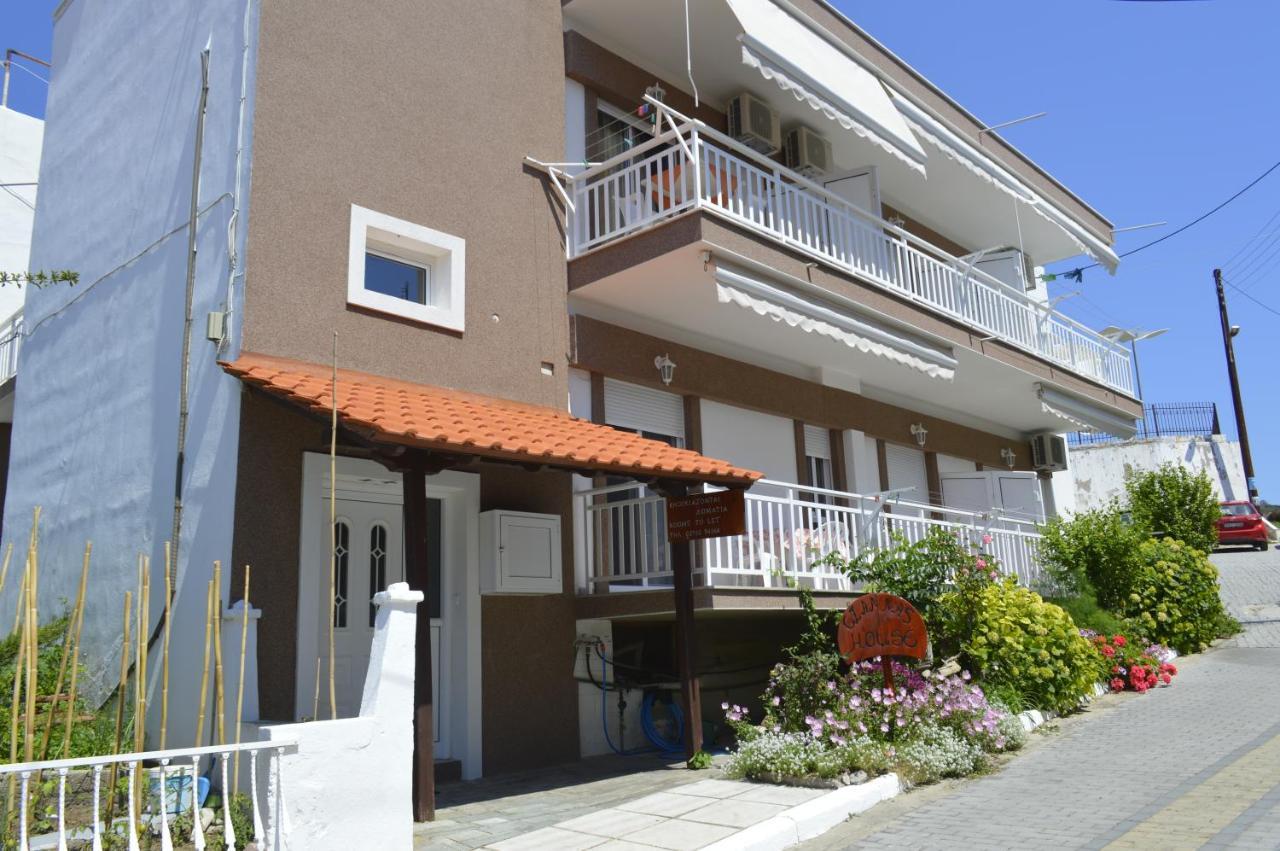 Aparthotel Giannas House à Sarti Extérieur photo